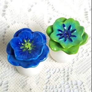 Vintage Hand Painted Ceramic Flower Salt & Pepper Shakers Pansies Green Blue